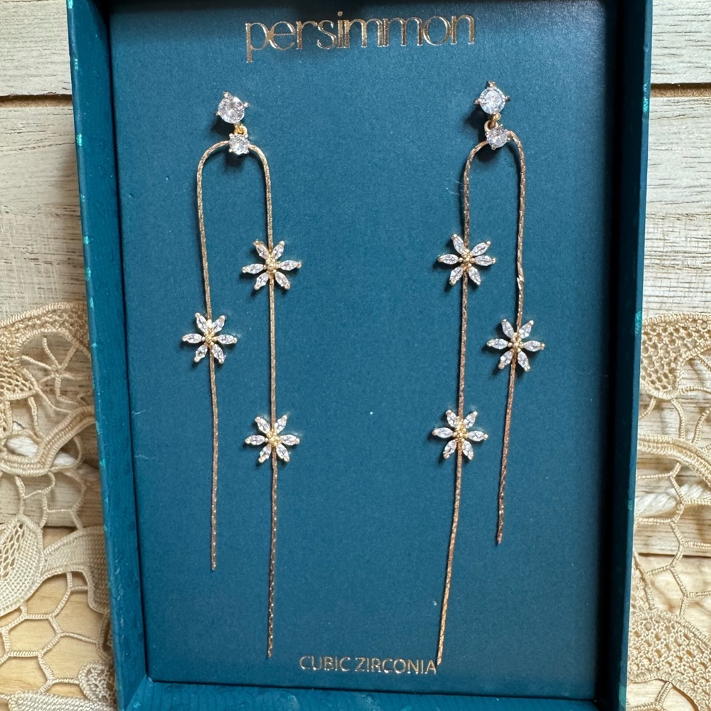 NIB CZ daisies drop earrings